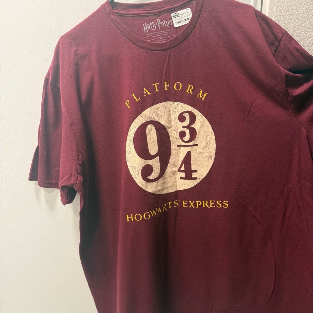 Harry Potter Men's Maroon Platform 9 3/4 Hogwarts Express Graphic Tee